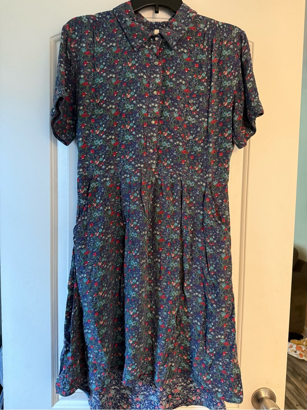 Navy Floral Button-Front Midi Dress with Short Sleeves